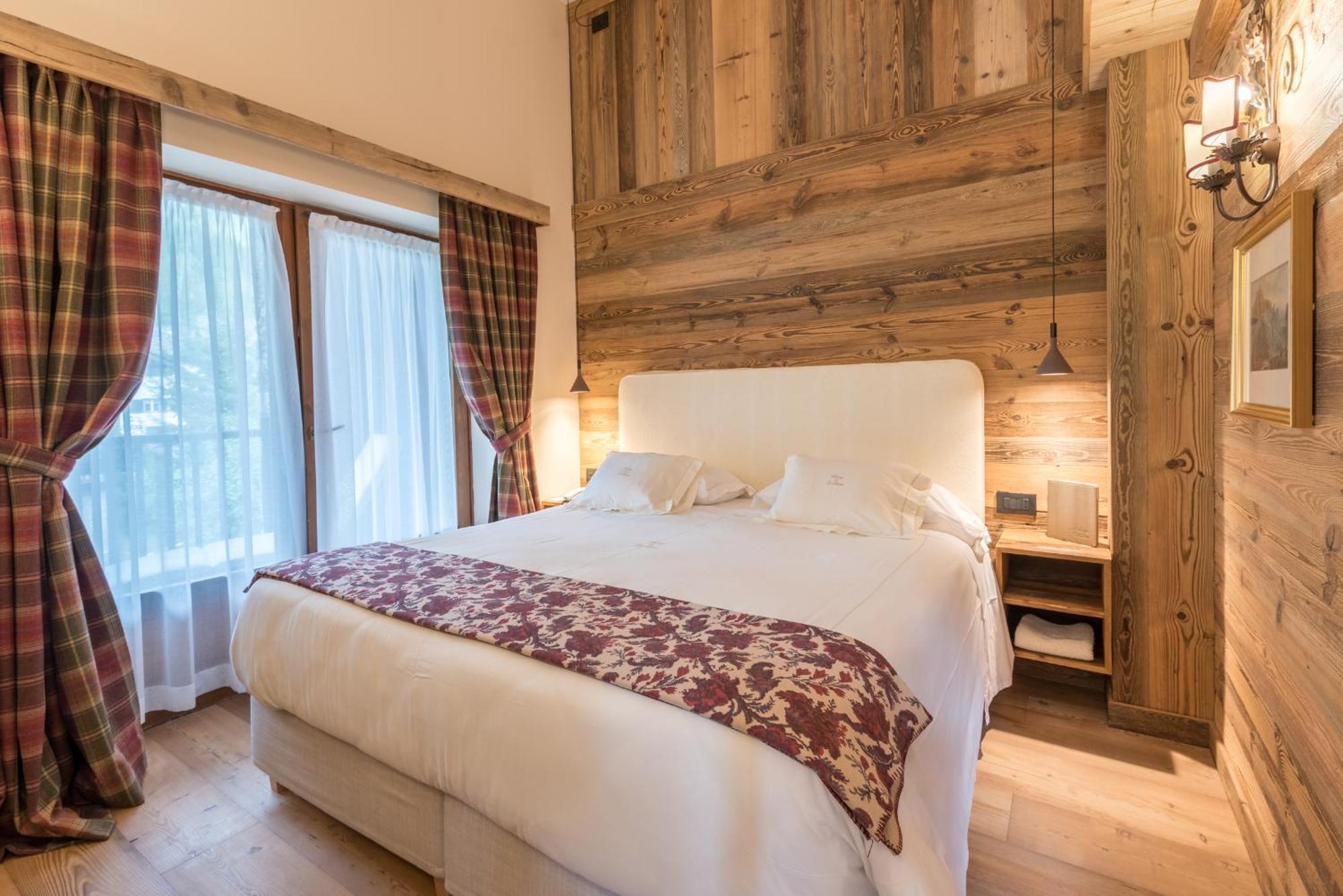 Auberge De La Maison Курмайор Екстериор снимка