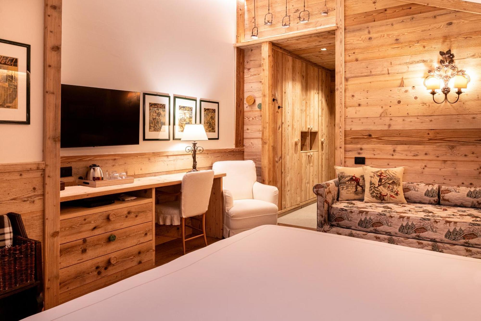 Auberge De La Maison Курмайор Екстериор снимка
