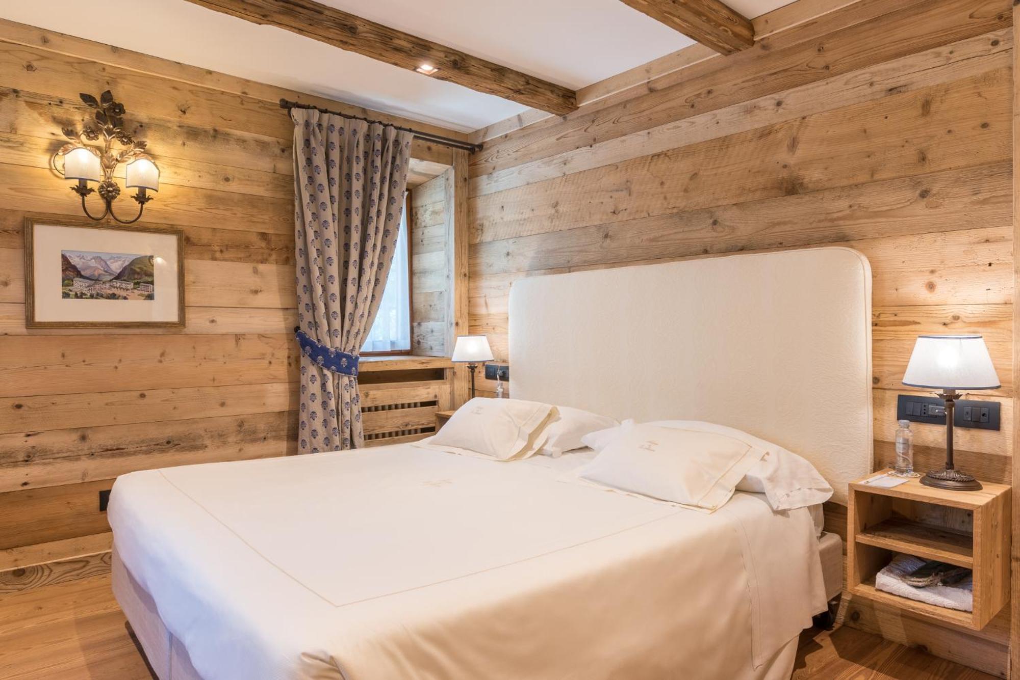Auberge De La Maison Курмайор Екстериор снимка