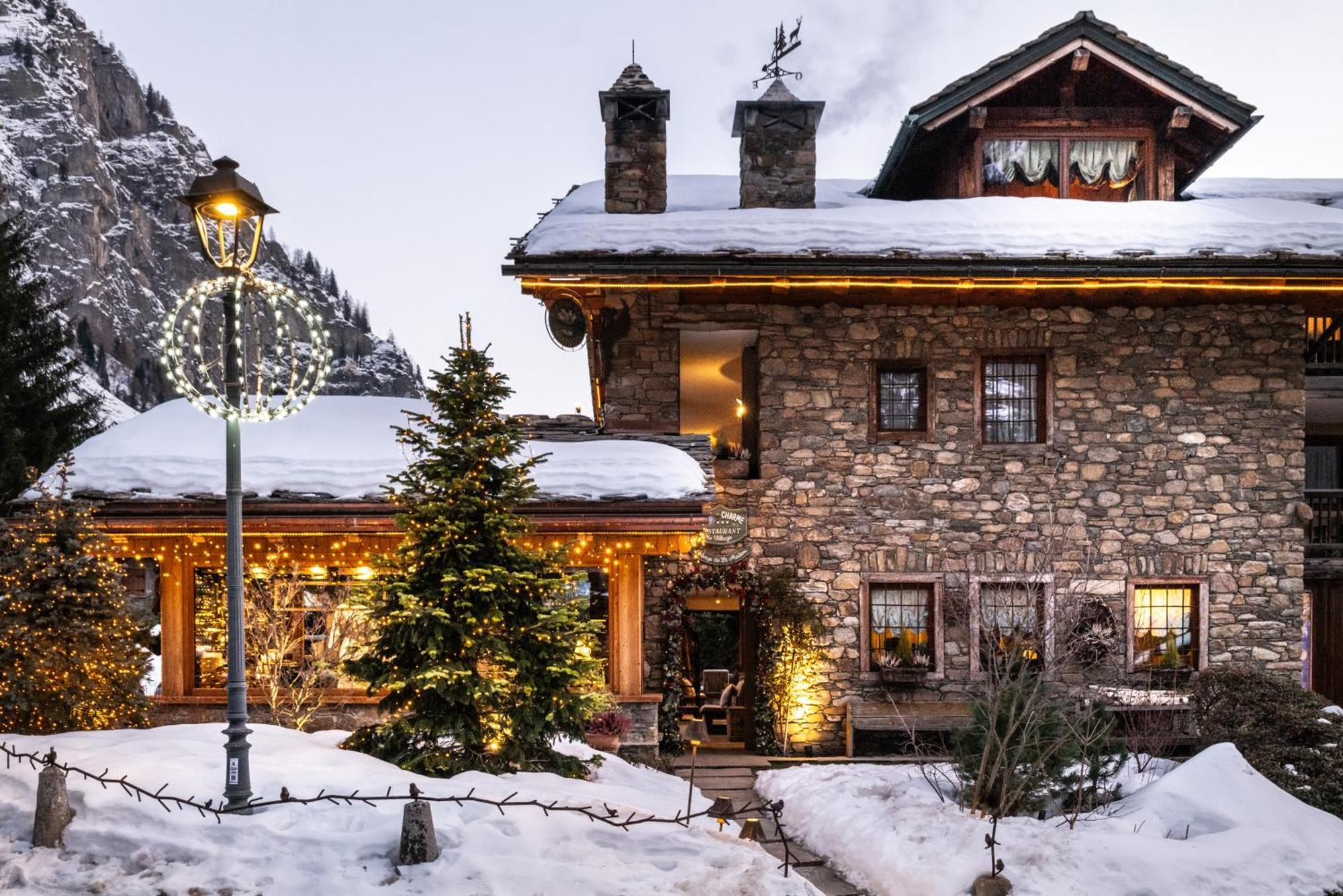 Auberge De La Maison Курмайор Екстериор снимка